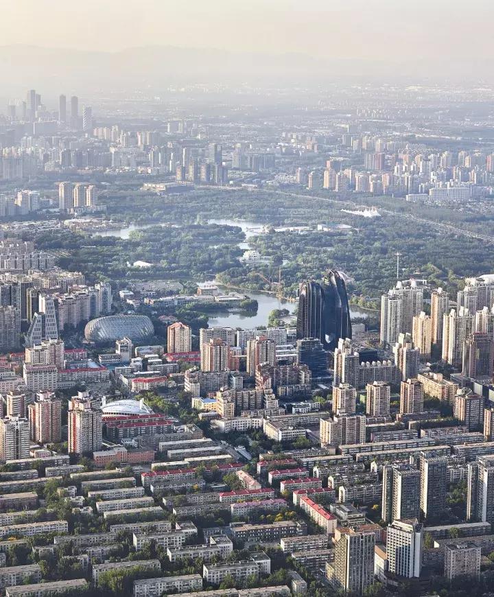 朝阳盛会，嘉宾云集，观众热情如火